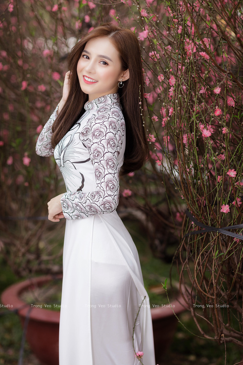 喀麦隆逆袭，非洲雄狮如何在英超争冠战中重压三狮军团