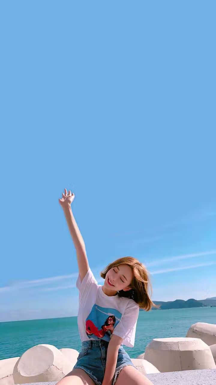 很有戏剧性。制造唯一性的关键,在于找到一个独特的切入视角,避免写成普通的战报。我们可以从颠覆预期和代际传承的角度切入,将这场B组的焦点战,描绘成一次新王登基的成人礼